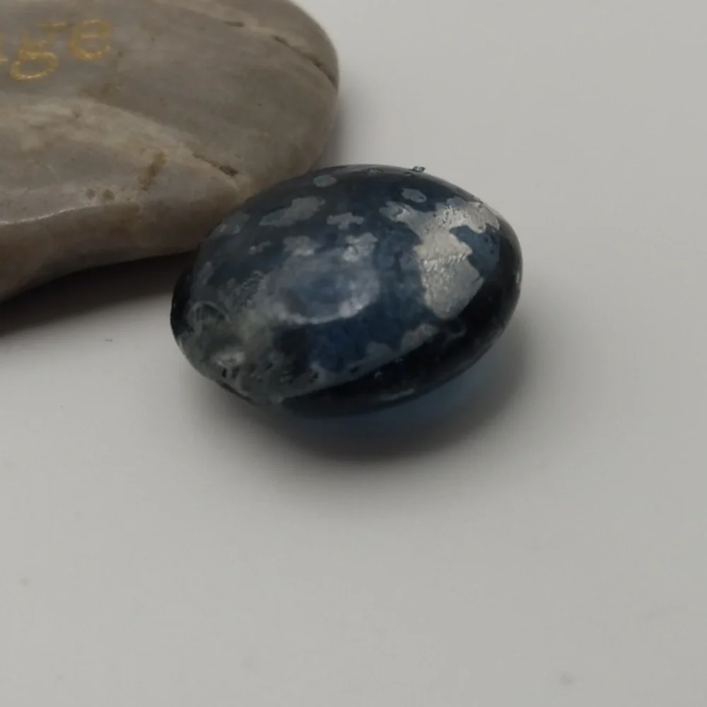 Blue glass cabochon‎ bead